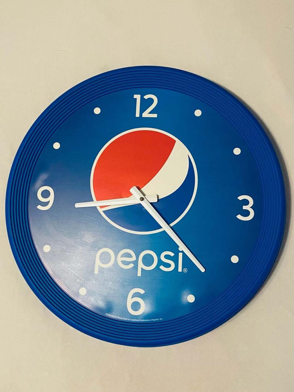 Vintage Pepsi 18” Advertising Wall Clock Blue Battery Operated Works